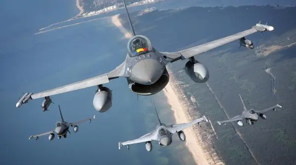 Avioane NATO, o prezență constantă în Marea Neagră, lângă România
