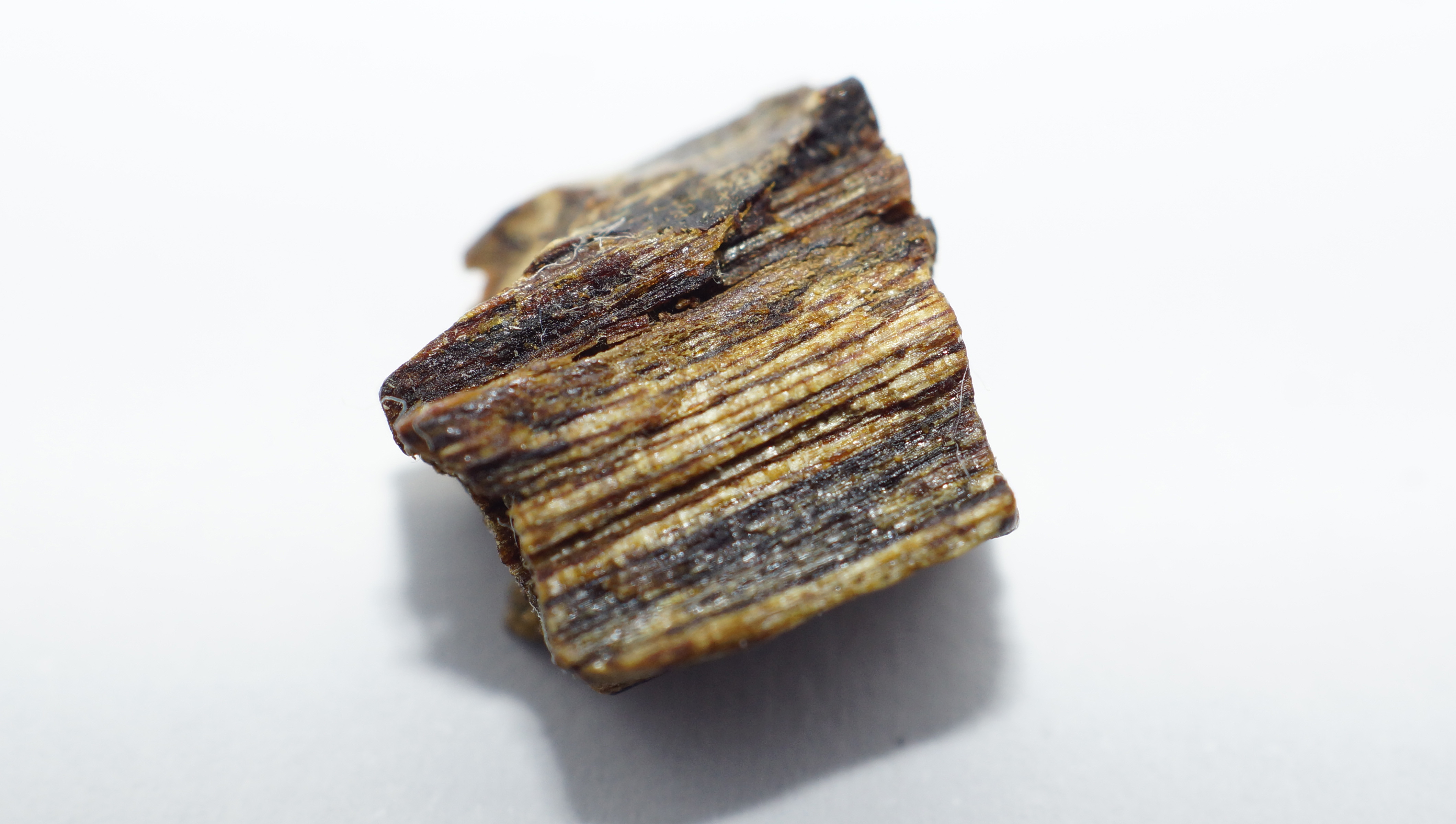 [Ouddict.com] Oud Wood
