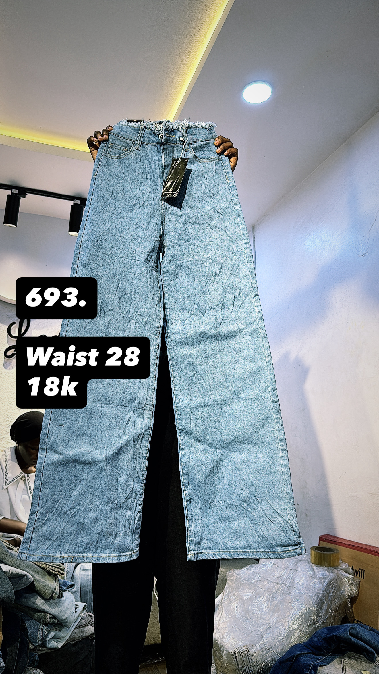 Waist 28