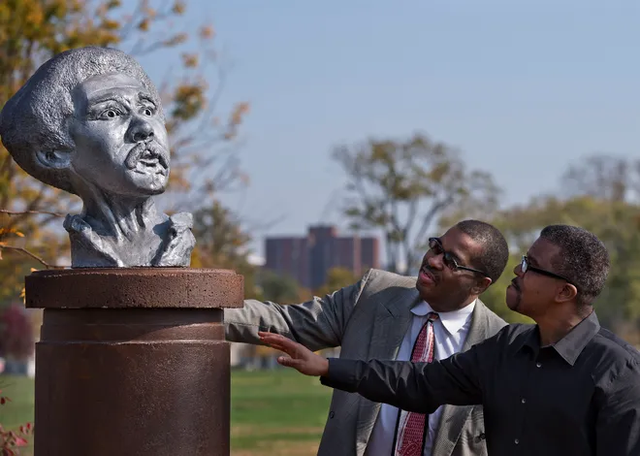 pryor bust peoria