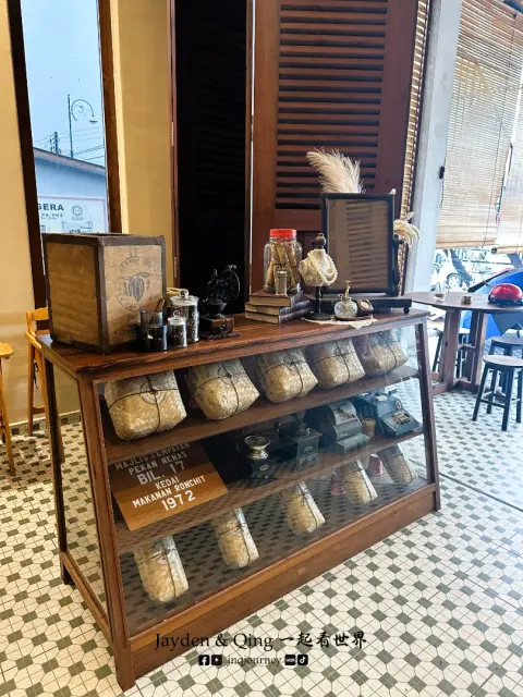 Twins Cafe Kukup3.webp
