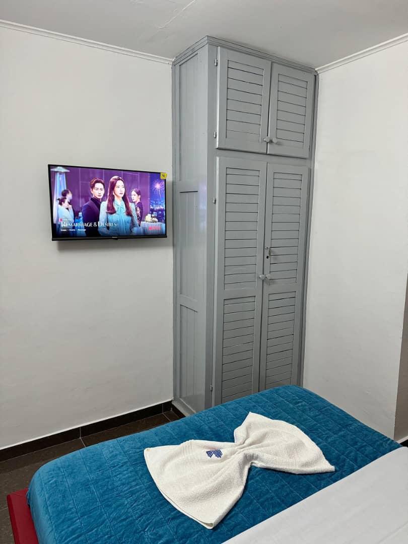 Chambre meublée à louer à Logpom, Douala - 22000 FCFA/nuit