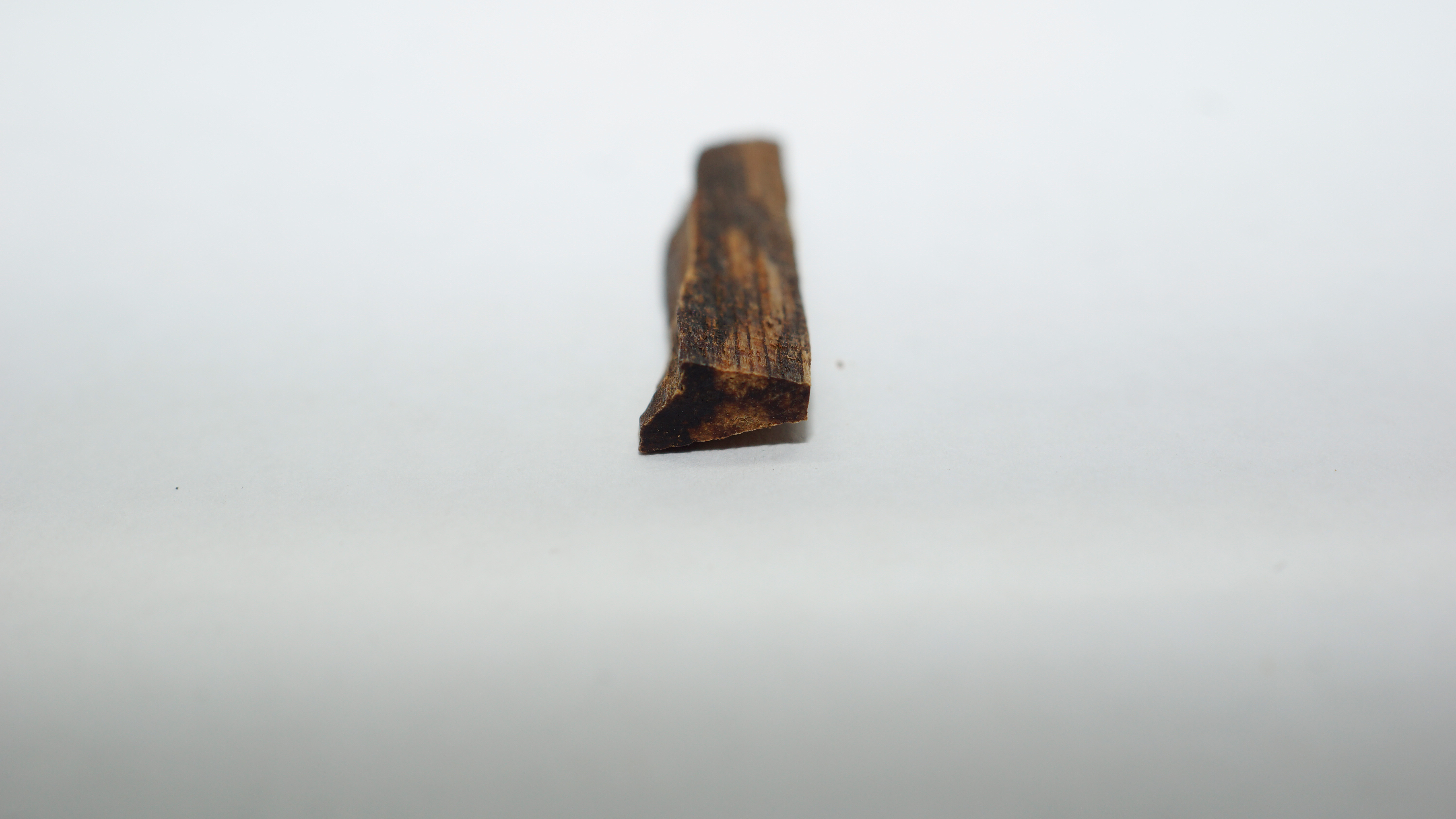 [Ouddict.com] Oud Wood