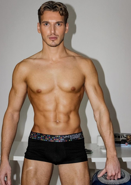 Zac-Riley368-B.jpg