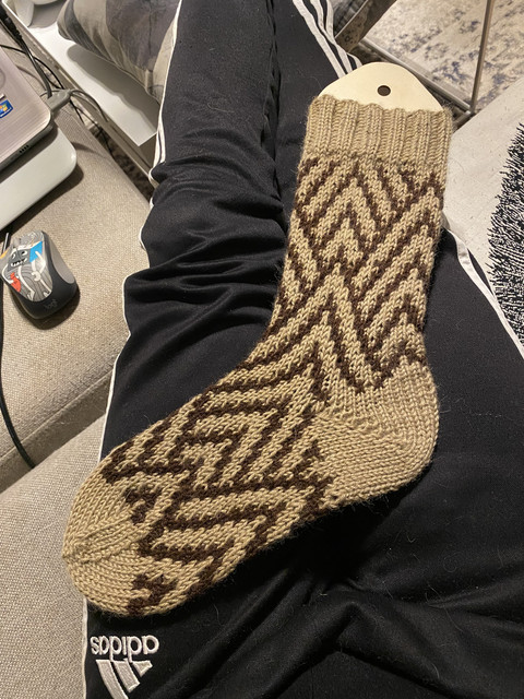 CCDF8-C85-111-A-4692-BD80-FBADBF4645-CB.