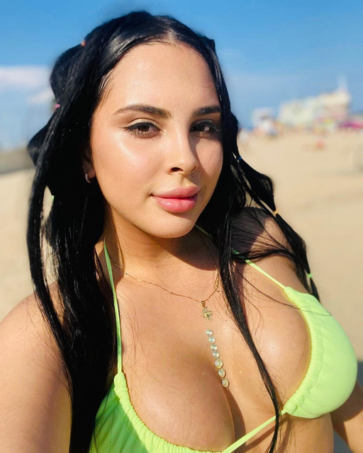 VALENTINA-SERNA-83