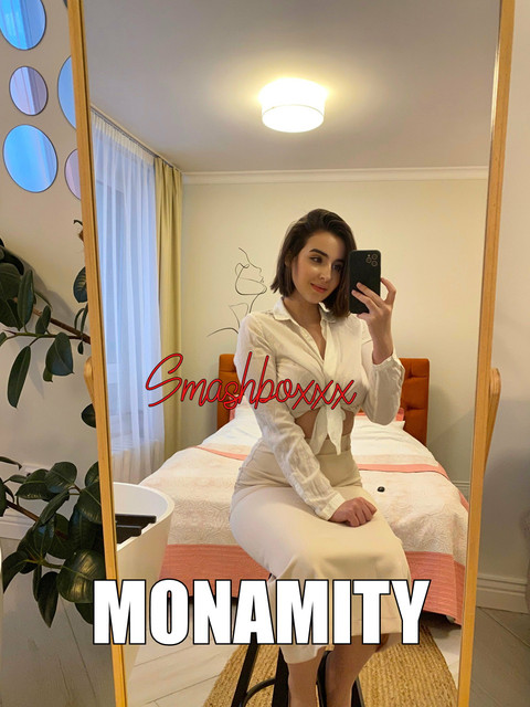 monamity1.jpg