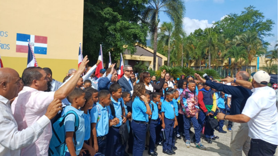    Ministro de Trabajo destaca educación como puente hacia el futuro al dar apertura al año escolar 2026-2027 en Bonao   .
