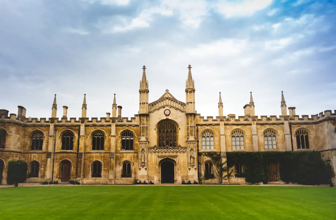 Cambridge Scientists Create First AI‑Designed Vaccine Component, Begin Human Trials