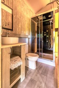 Safaritent met badkamer Italie, Toscane, Umbria en het gardameer. Ingerichte Luxe Tent Huren - www.LuxeTentHuren.nl