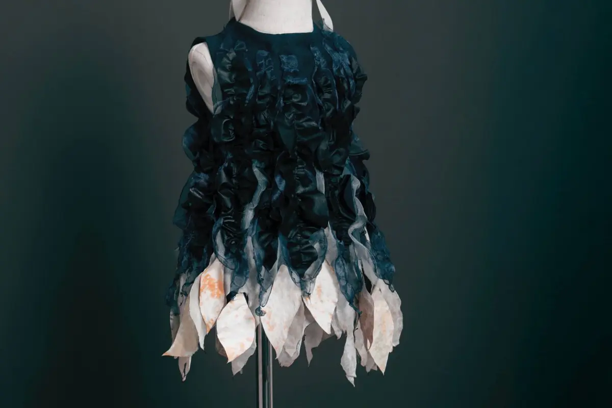 Self-Healing Fungal Fabric Revolutionizes Textiles