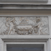 Bas relief1-Rue St Maur