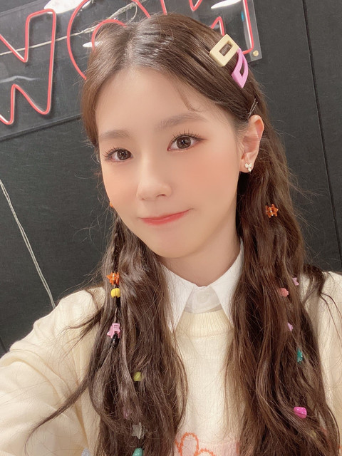 (G)-IDLE-Miyeon 曺薇娟.jpg