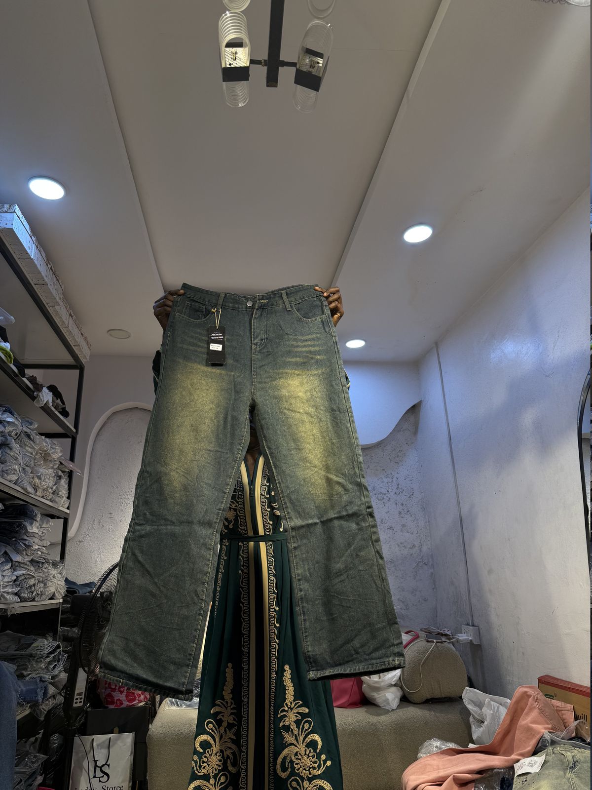 Waist 34