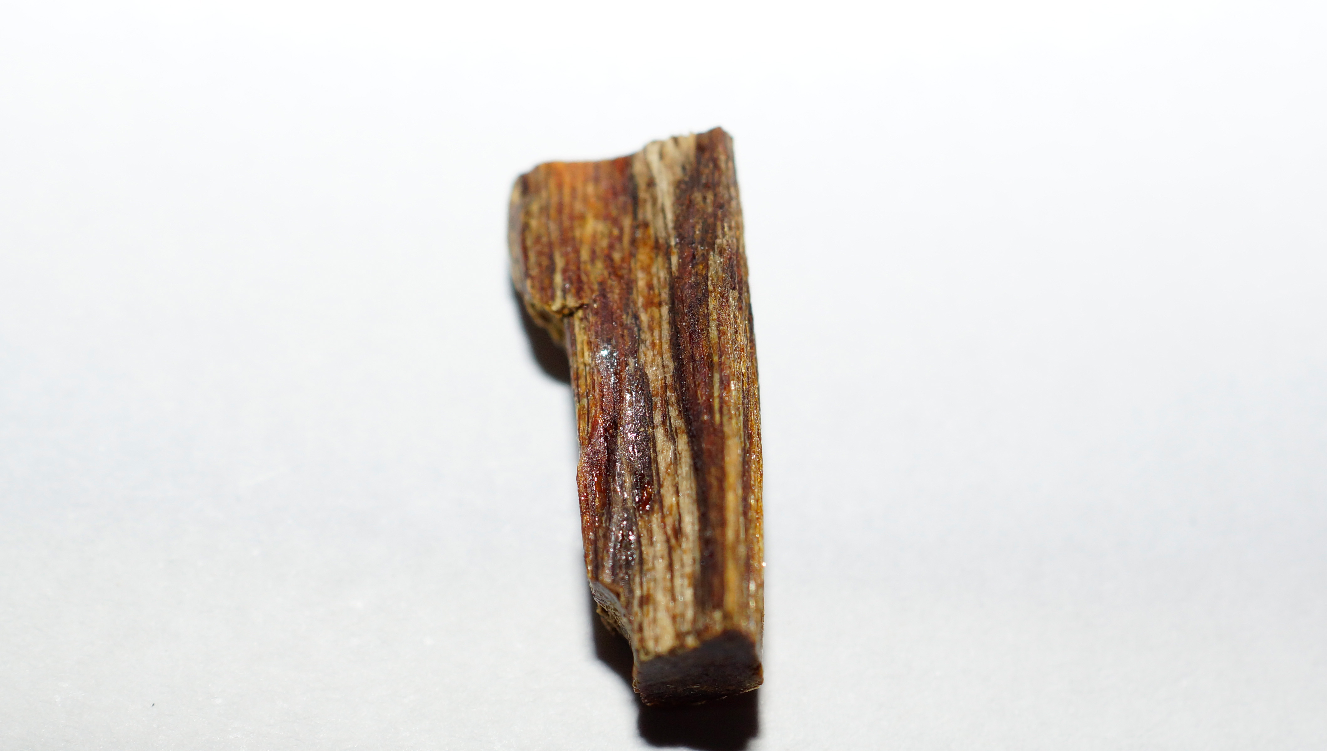 [Ouddict.com] Oud Wood