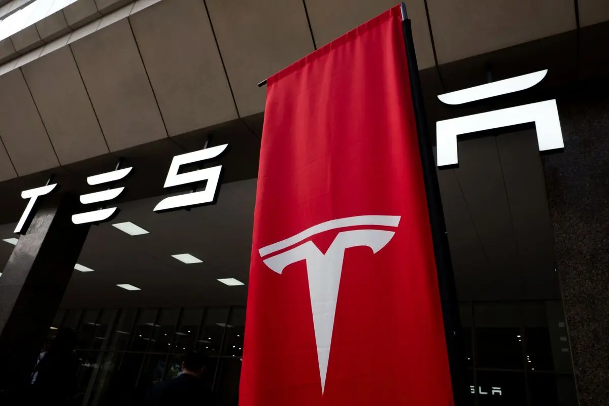 Tesla's Resilience: Shares Hold Steady Post-SpaceX IPO