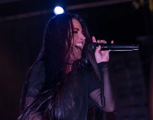 Evanescence-Deb-Pelser-1-16