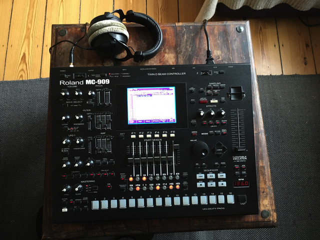 MC909