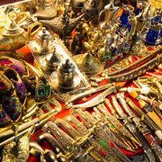 127371411-haggle2