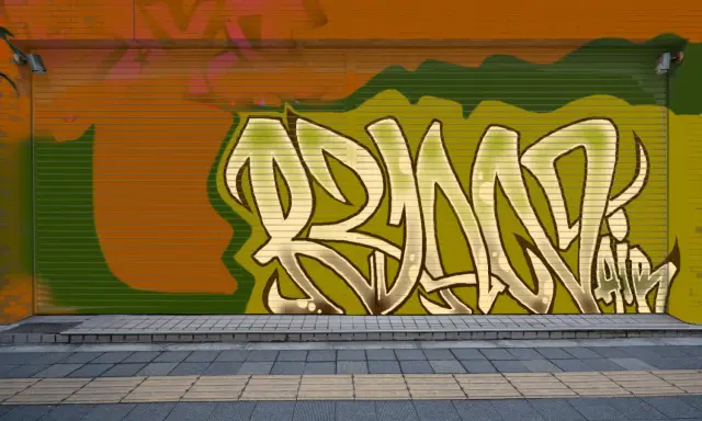 Graffiti artwork by Tkiz