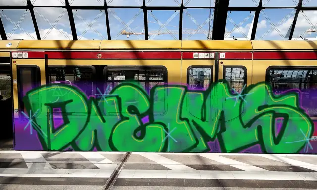 Graffiti artwork by PSYCHO70s