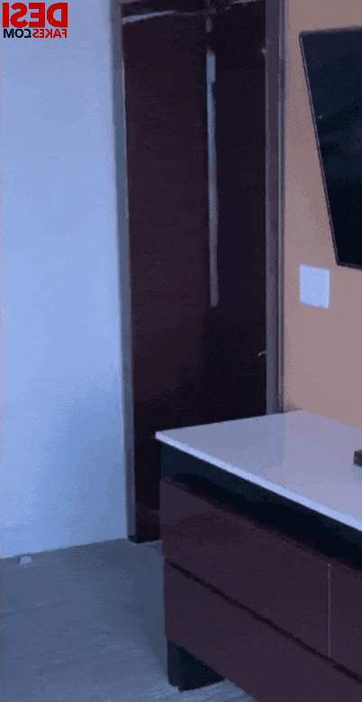 flipped-131-KAREENA-KAPOOR.gif