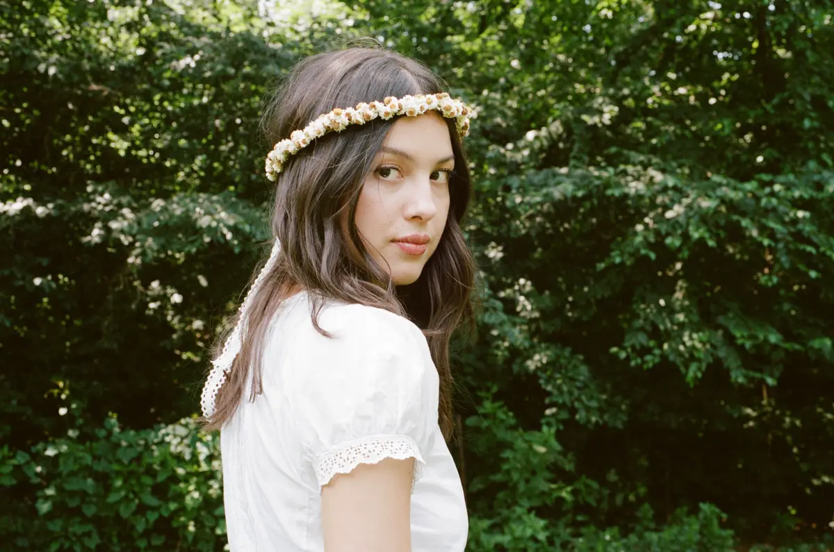 Fanii sunt captivi de Whimsical Etsy Merch al lui Olivia Rodrigo