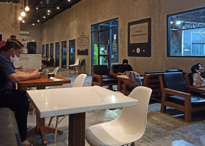 Kilometer Cafe