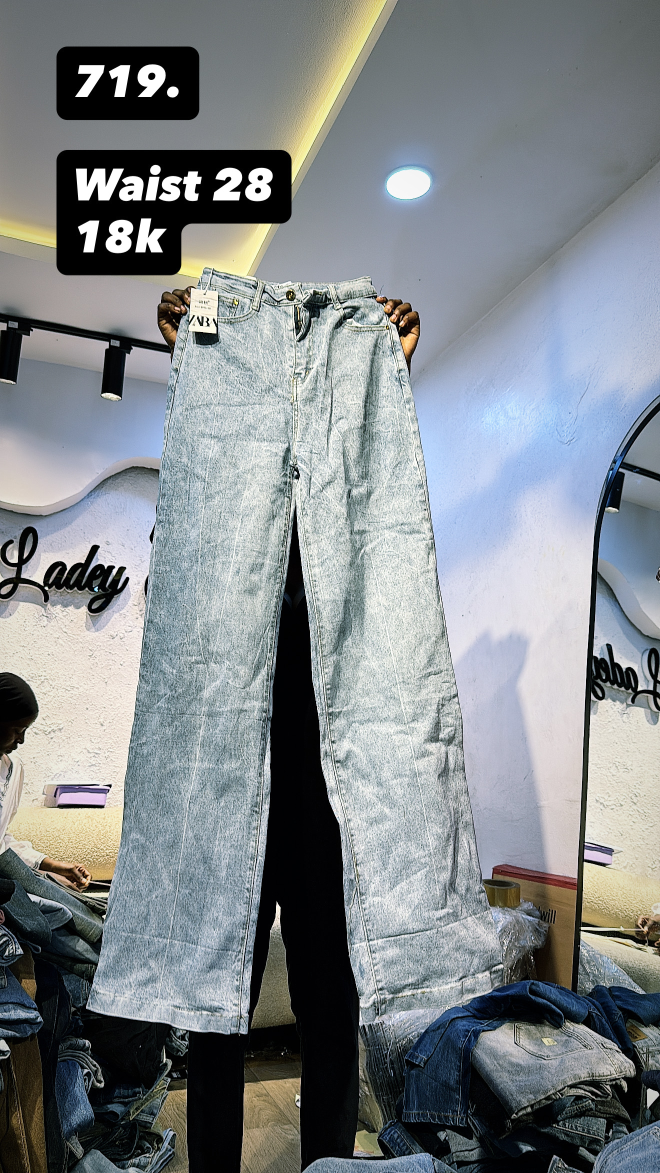 Waist 28