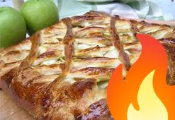 Постер Ватрушка с яблоком и вареньем