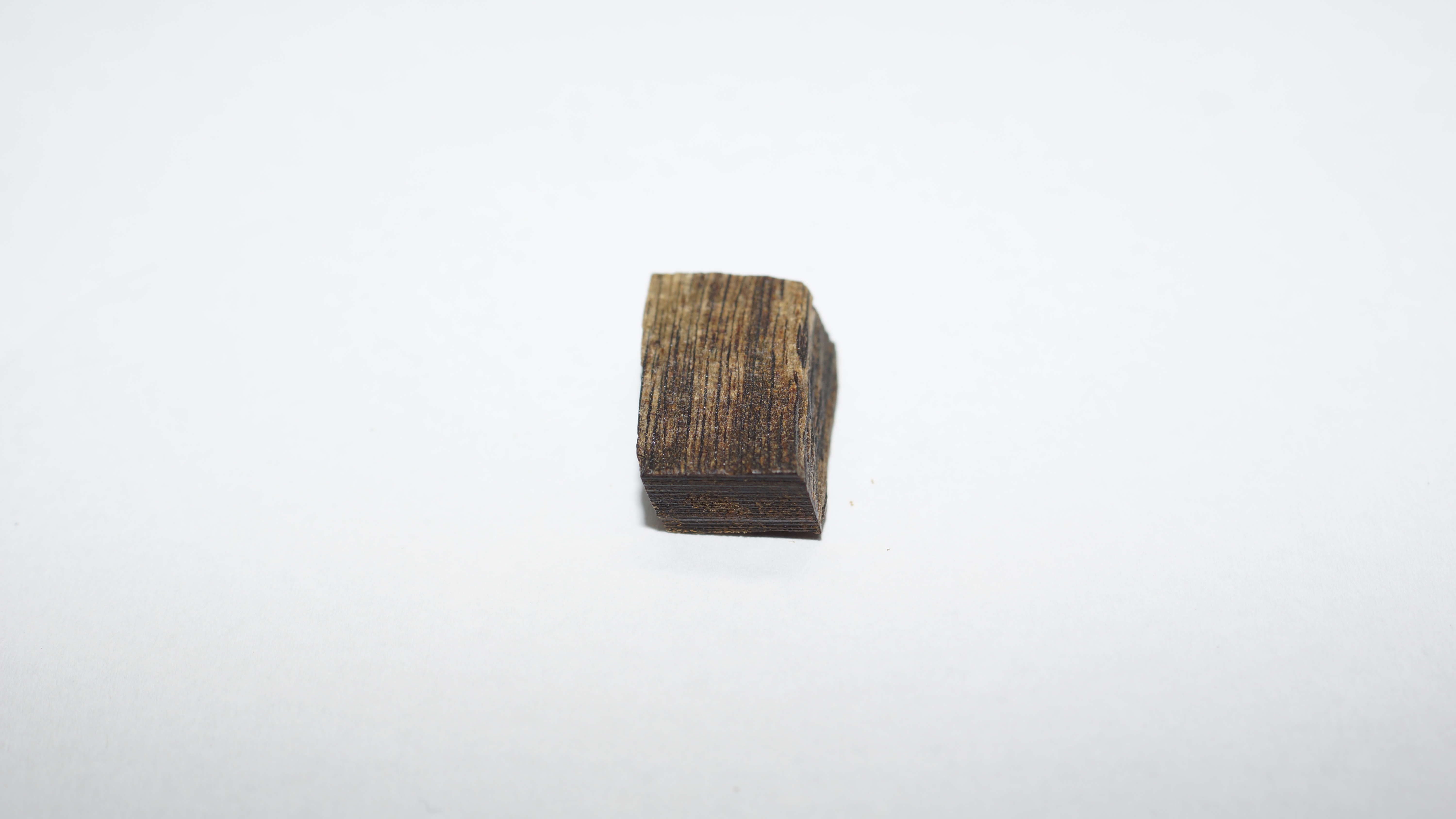 [Ouddict.com] Oud Wood