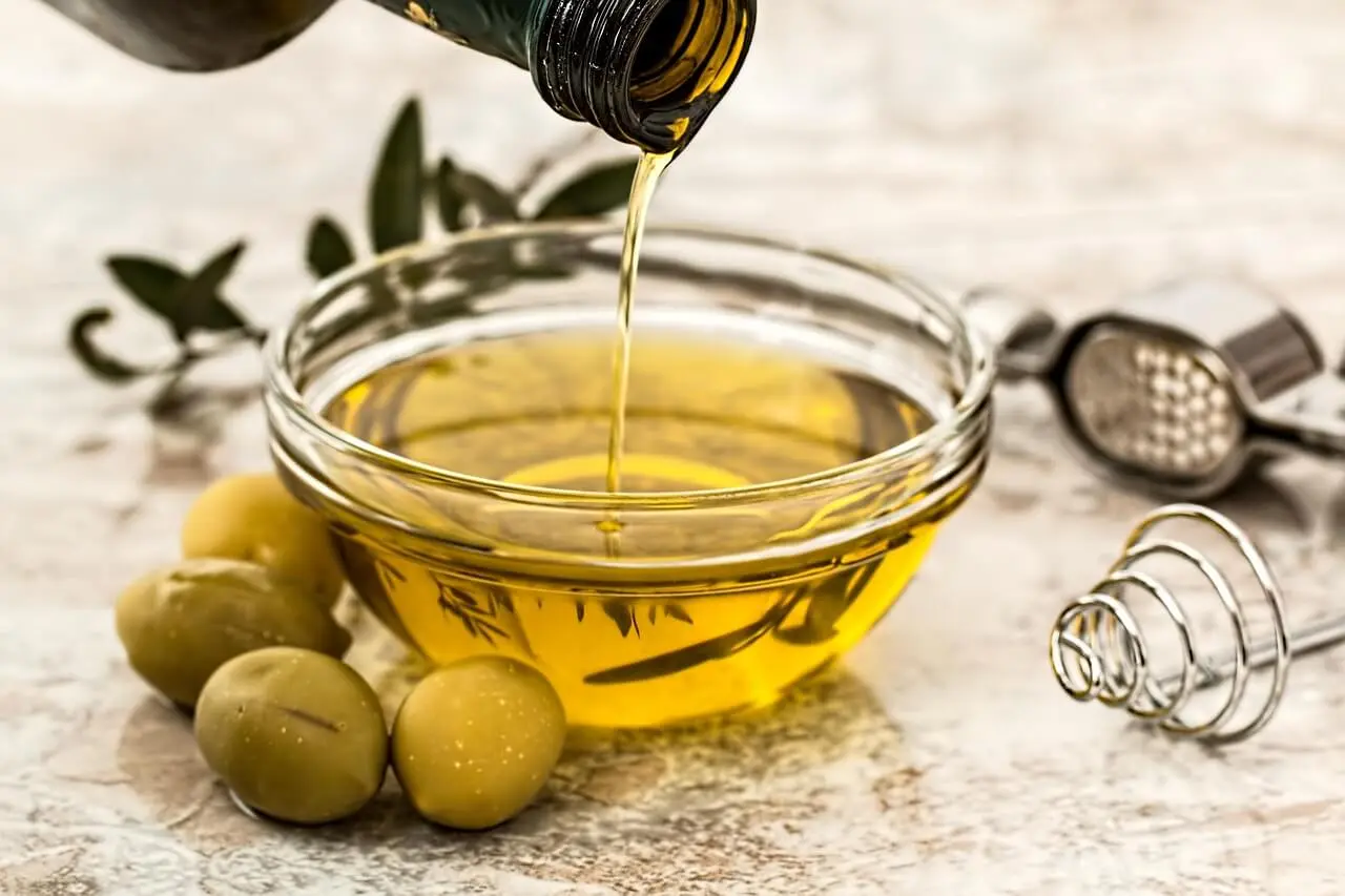 فوائد الحبة السوداء مع زيت الزيتون