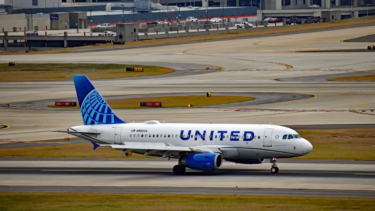 United Airlines Warns Travelers of Air Quality Issues at 17 U.S. Airports