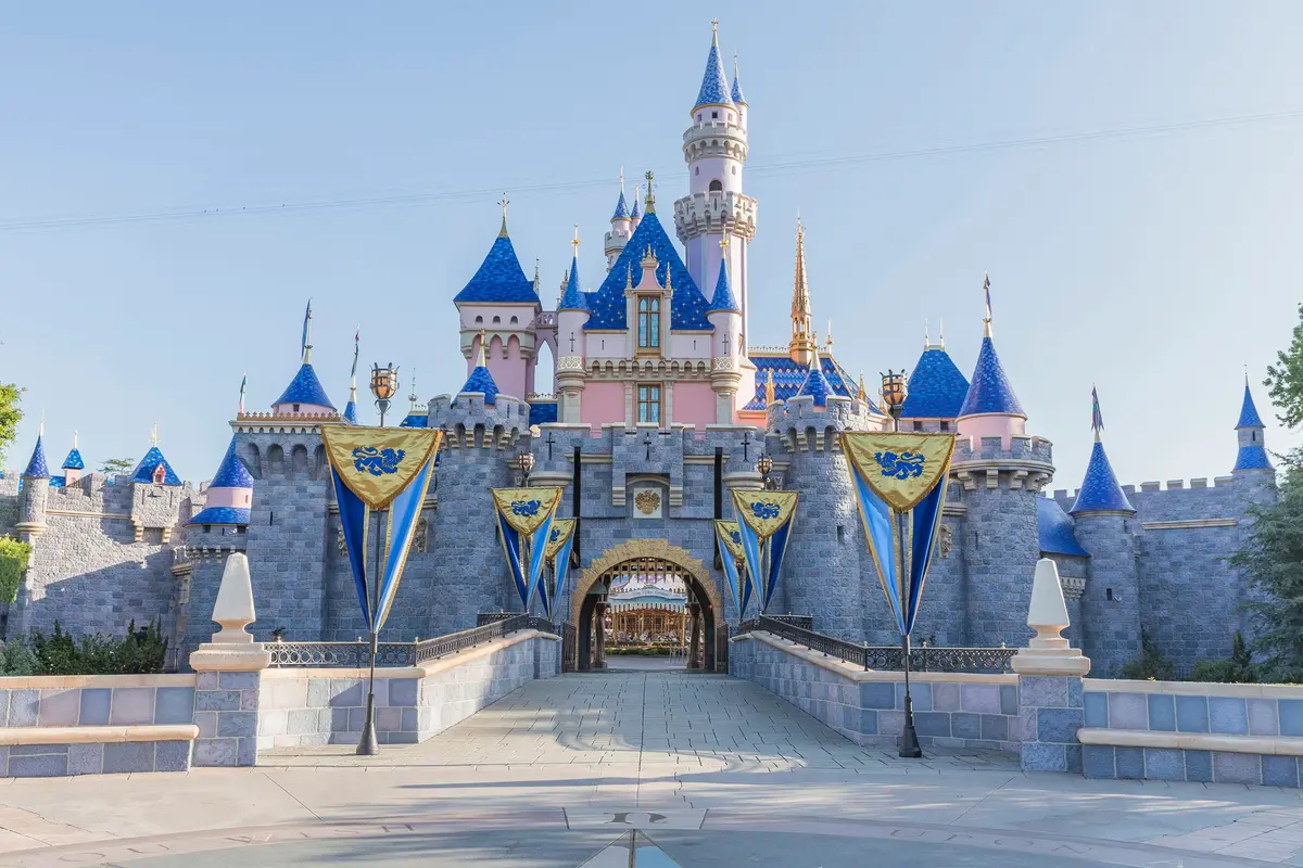Bilete cu reducere la Disneyland pentru august 2026: Ghid de economisire