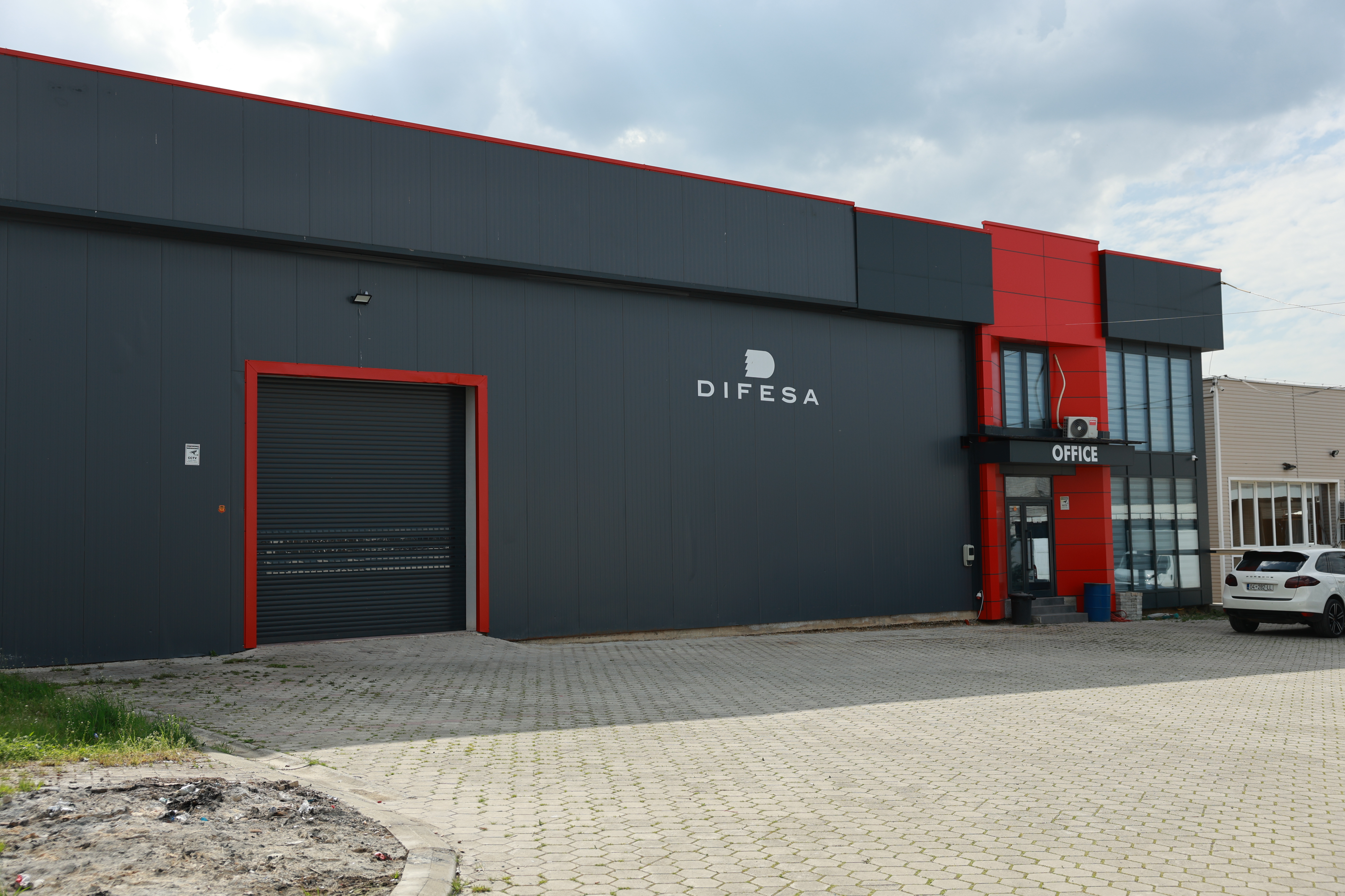 Allgemeine Aussenansicht der Difesa Fabrik