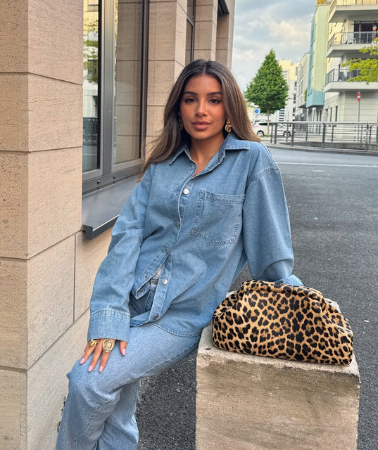Cemre-Fe-Wallpapers-Insta-Fit-Bio.jpg