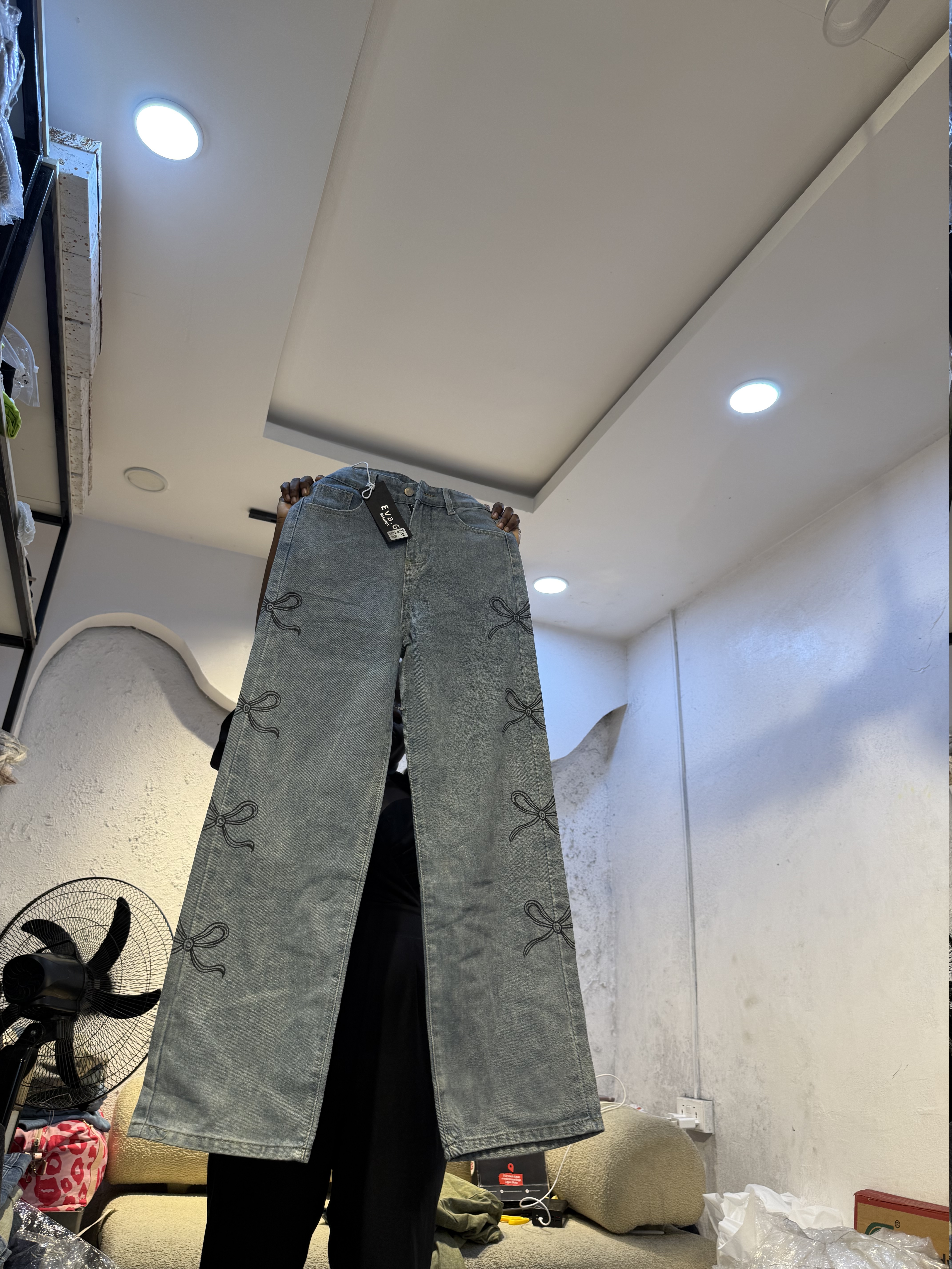 Waist 28