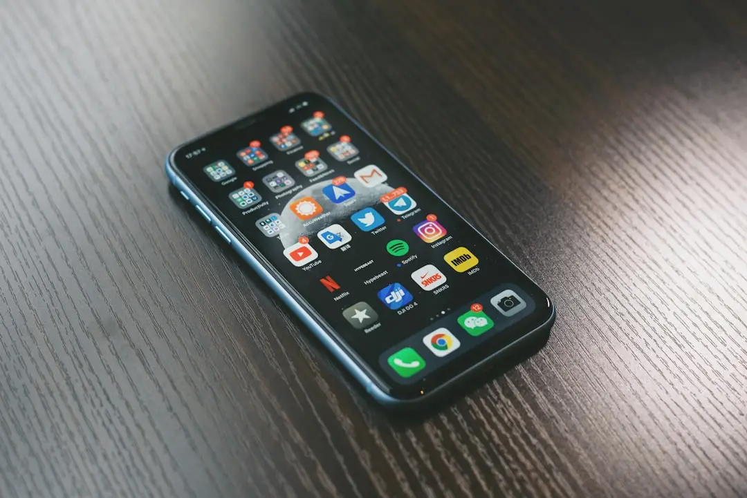 Next-Gen Foldable Phone Design Prioritizes Wider Screens