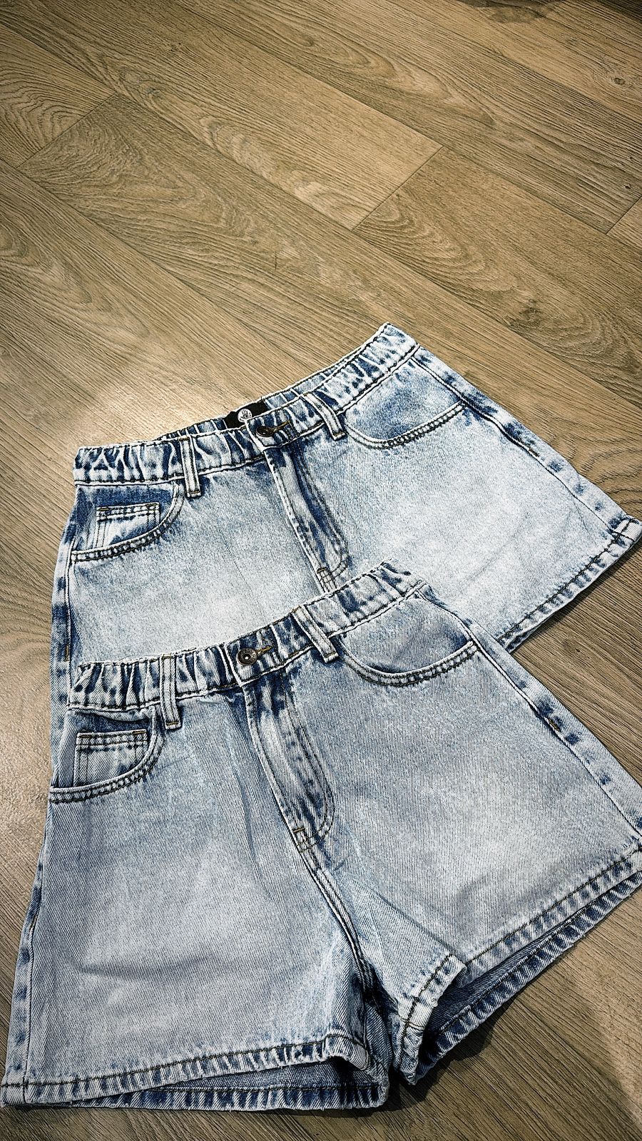 Stonewash bumshort