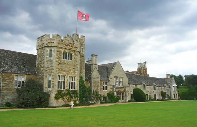 Rockingham-Castle-geograph-2028069.jpg