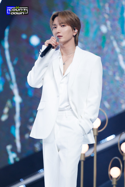 SUPER-JUNIOR-28