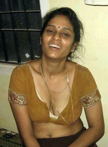 Desi Bhabi Naughty Fashion