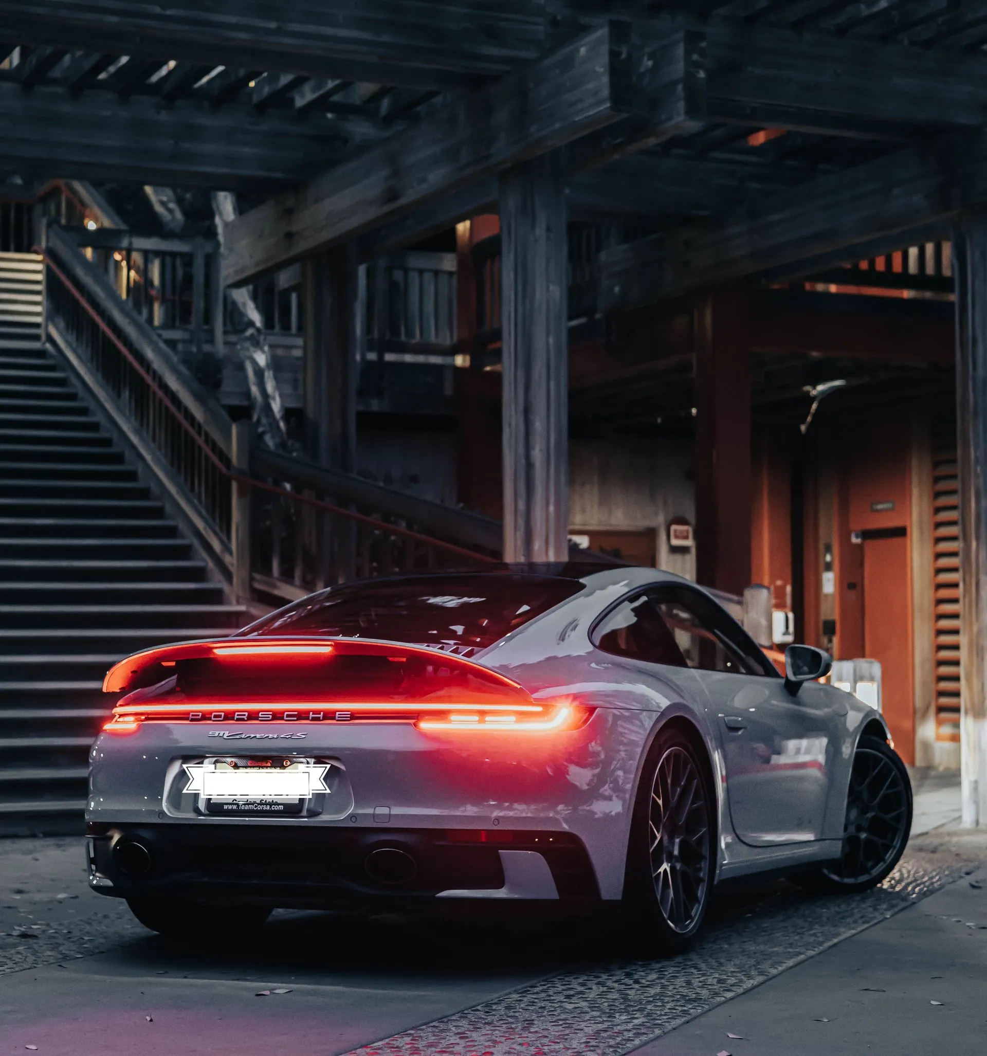 Porsche 911 Carrera 4S photo 3