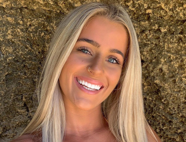 Chloe-Roberts-2.jpg