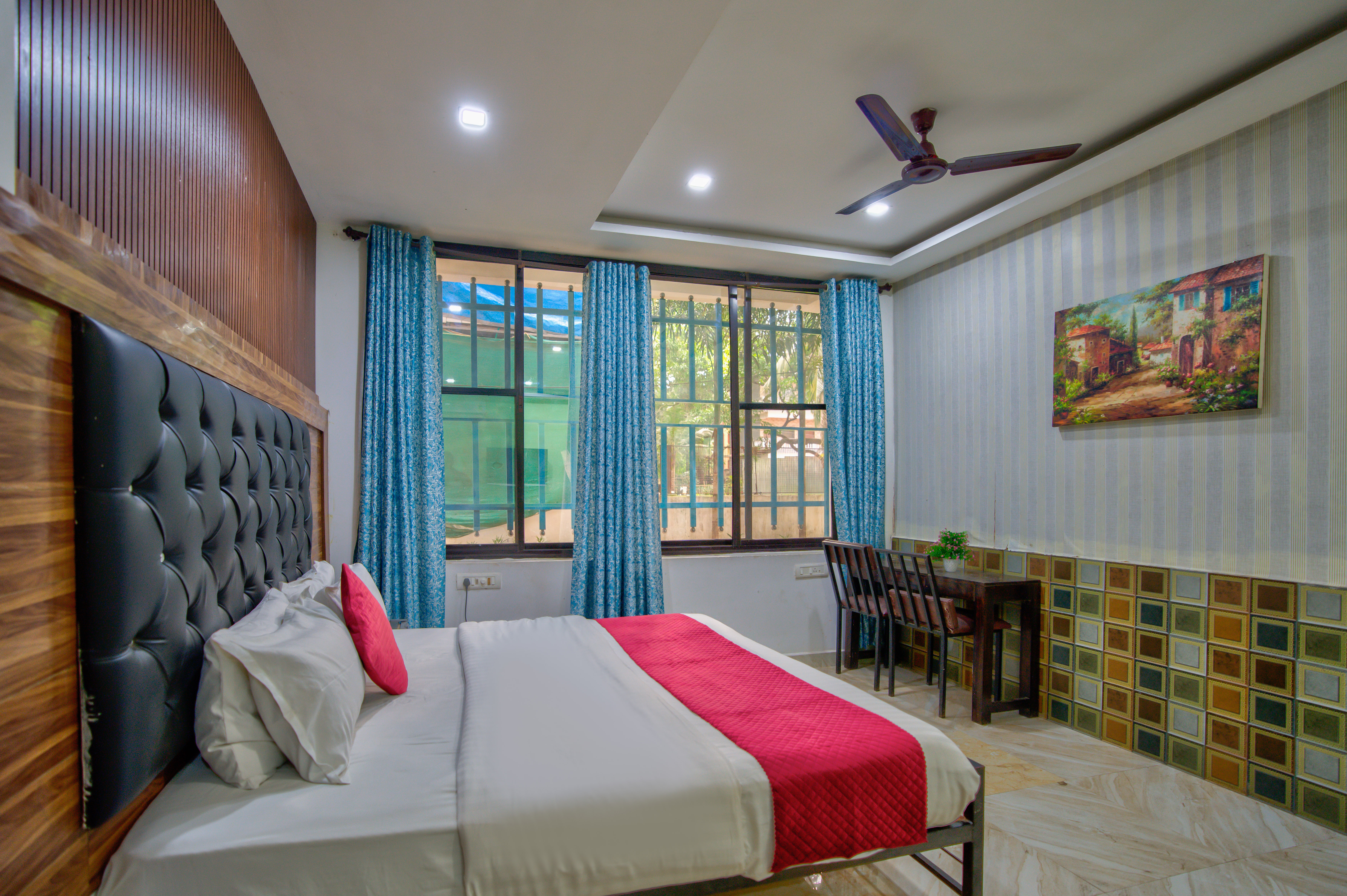 Hotel bright house
