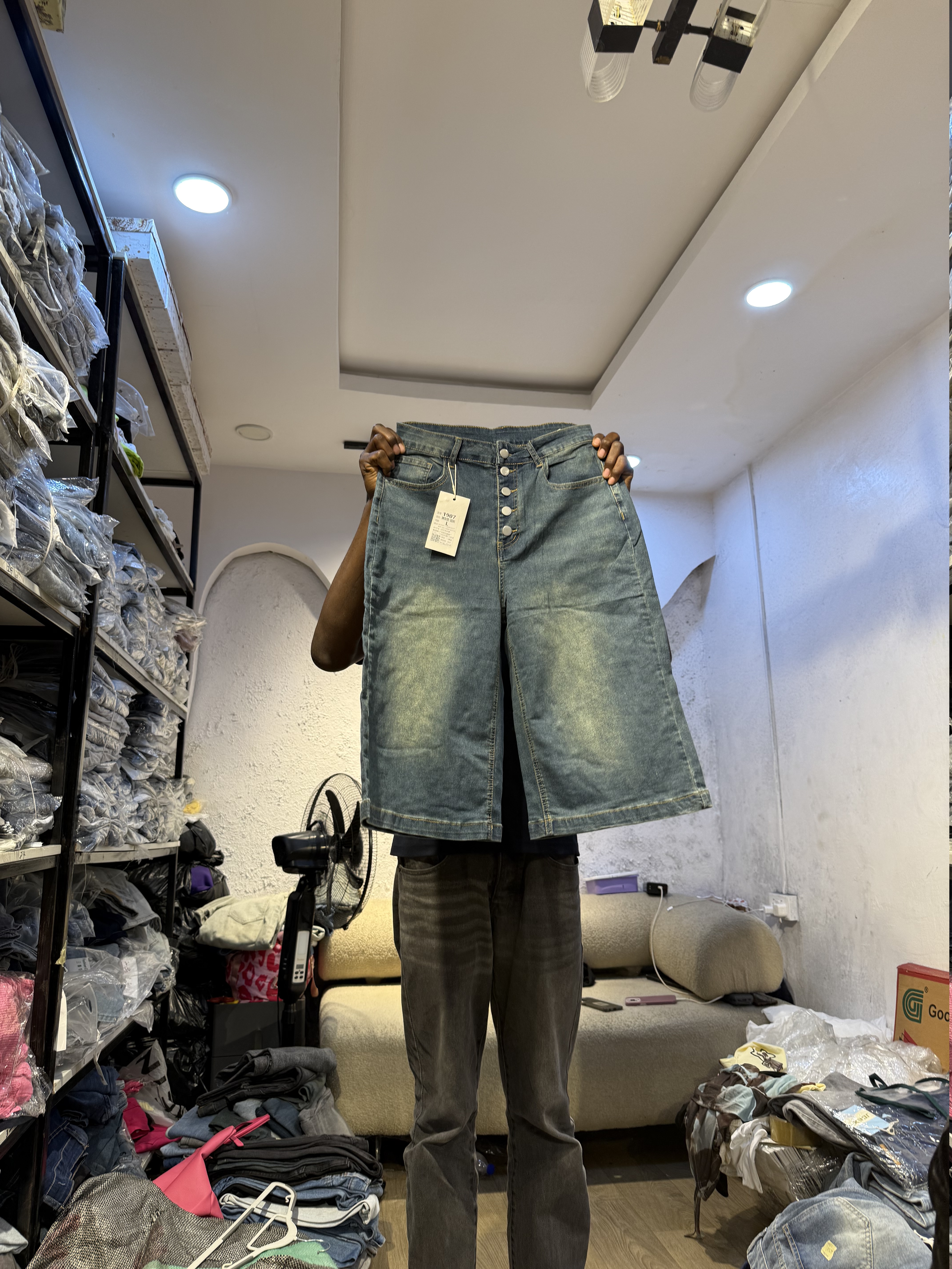 Waist 32