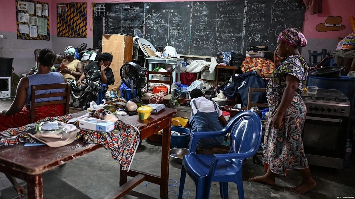 Illustration - Abidjan : déguerpis la veille du bac, des candidats passent l'examen dans l'incertitude, Port-Bouët et Koumassi en first person