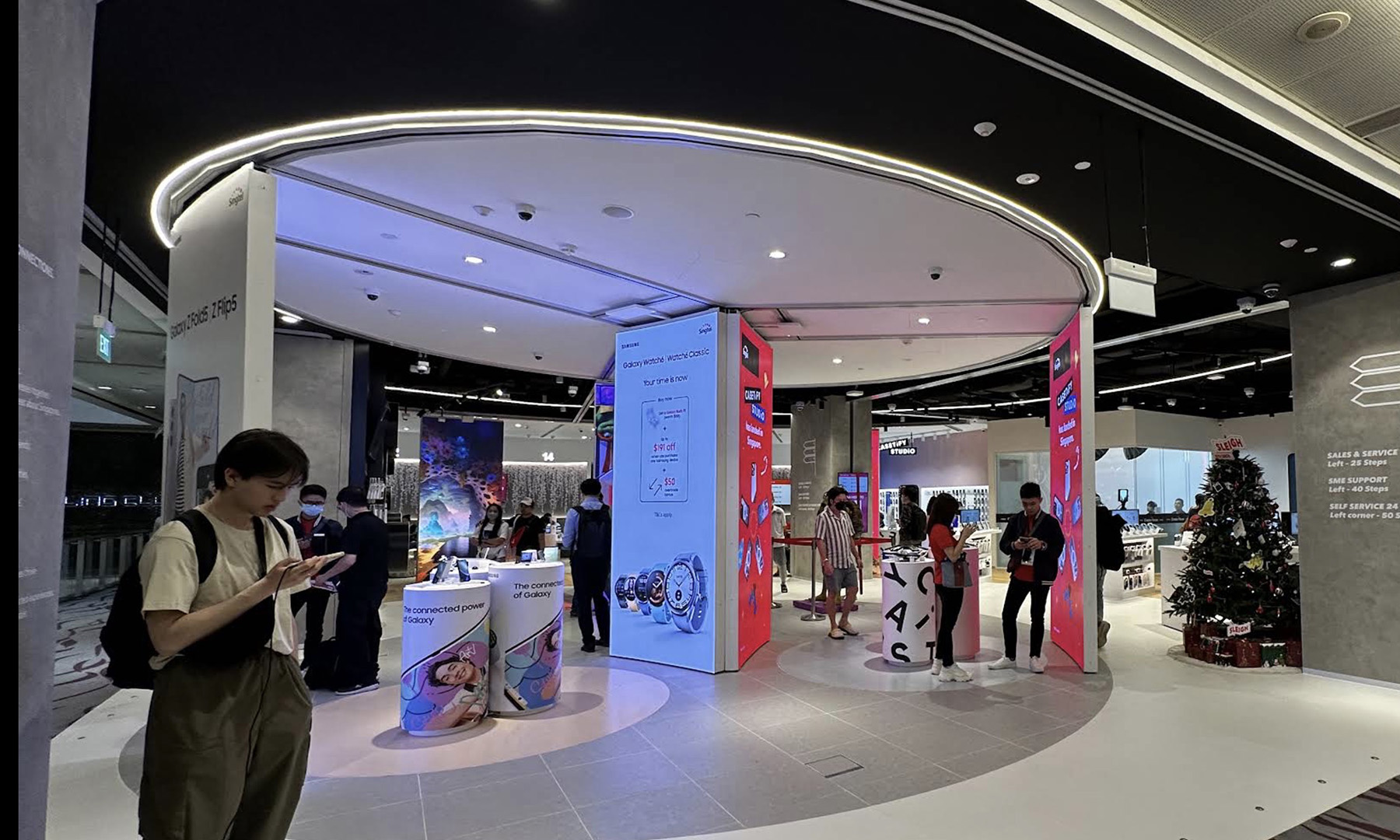 Singtel Shop flagship store at 313@Somerset