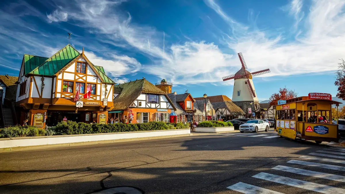 <title>Experience European Charm in These 5 U.S. Towns This Summer</title>