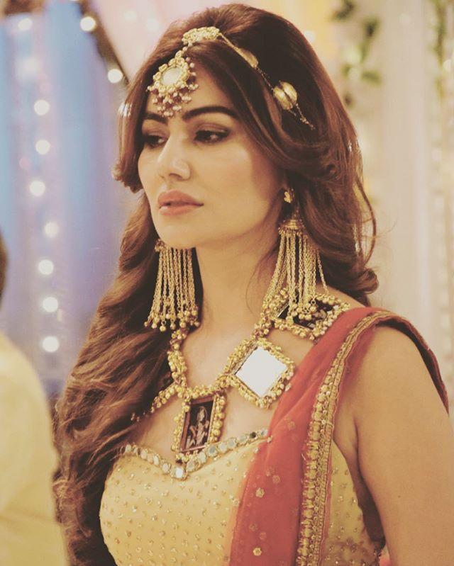 [Image: Kangna-Sharma-Hot-Unseen-Bikini-Swimwear...otos24.jpg]